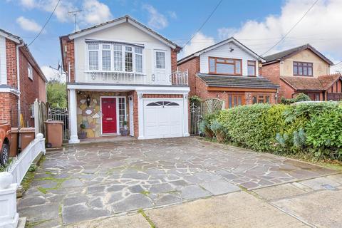 3 bedroom detached house for sale, South Hanningfield Way, Wickford, Essex