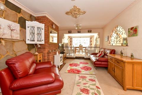 3 bedroom detached house for sale, South Hanningfield Way, Wickford, Essex