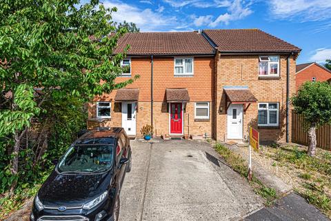 2 bedroom terraced house to rent, The Moors,  Thatcham,  RG19