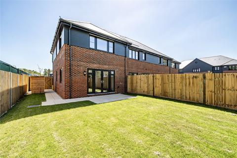 2 bedroom end of terrace house for sale, Florence Close, Send, Woking, Surrey, GU23