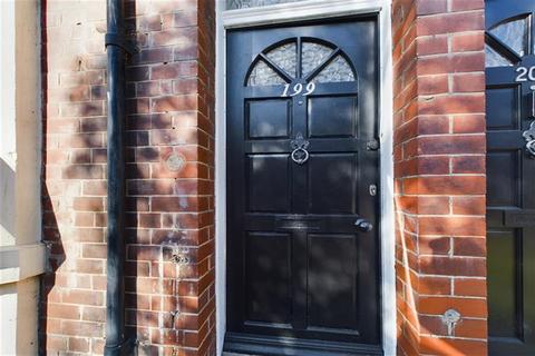 3 bedroom property to rent, Helmsley Road, Newcastle Upon Tyne