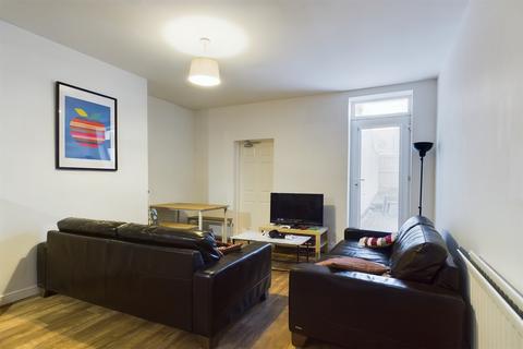 3 bedroom property to rent, Helmsley Road, Newcastle Upon Tyne