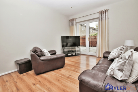 15 Avon, Widnes, WA8 4SR