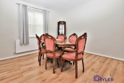 15 Avon, Widnes, WA8 4SR