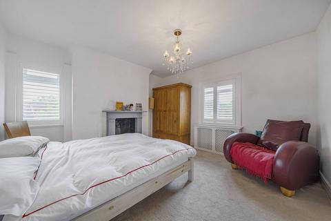 Flat 3, 97 Strawberry Vale, Twickenham, TW1 4SJ
