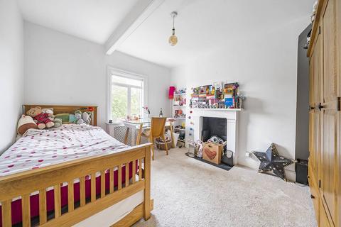 Flat 3, 97 Strawberry Vale, Twickenham, TW1 4SJ
