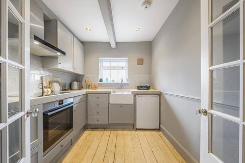 Flat 3, 97 Strawberry Vale, Twickenham, TW1 4SJ