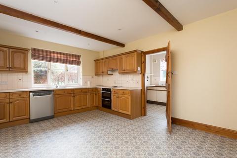 4 bedroom detached house to rent, Main Street, Tholthorpe, York