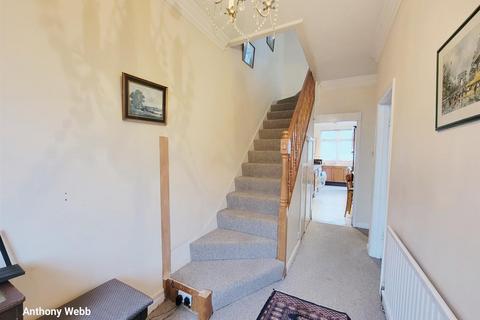 4 bedroom terraced house for sale, Hamilton Crescent, Palmers Green, N13