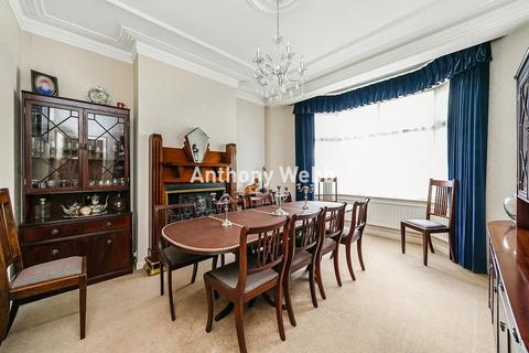 4 bedroom terraced house for sale, Hamilton Crescent, Palmers Green, N13