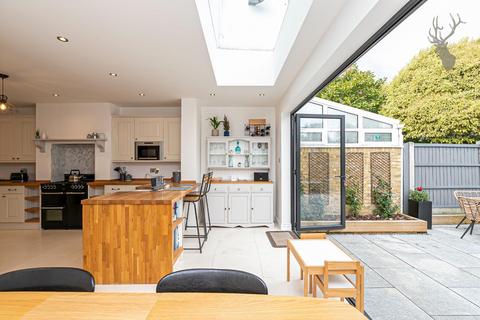 62 Morgan Crescent, Theydon Bois, Epping, CM16 7DX
