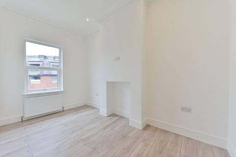 4 bedroom maisonette to rent, Haydons Road, Wimbledon, London, SW19