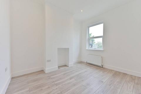 4 bedroom maisonette to rent, Haydons Road, Wimbledon, London, SW19