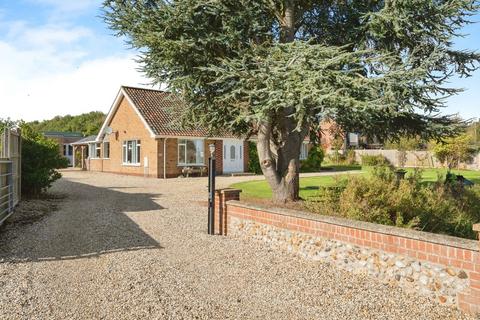 2 bedroom detached bungalow for sale, The Green, Dereham NR20