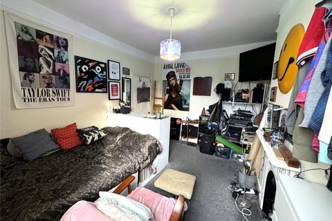 First Floor Flat, 31 Vernham Road, London, SE18 3EY
