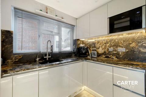 15 Birch Green, Wickford, SS12 9AD
