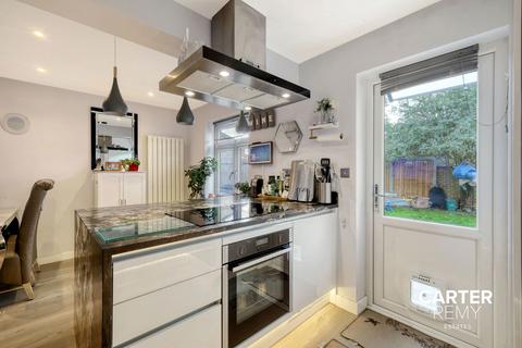 15 Birch Green, Wickford, SS12 9AD