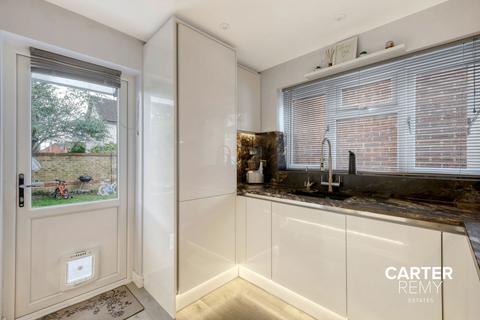 15 Birch Green, Wickford, SS12 9AD