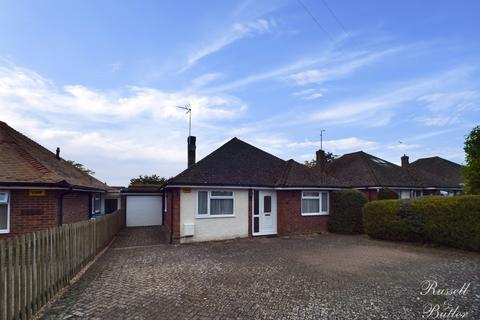 3 bedroom detached bungalow for sale, Highlands Road, Buckingham