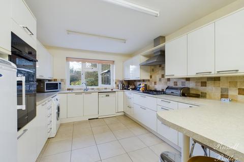 3 bedroom detached bungalow for sale, Highlands Road, Buckingham