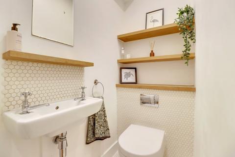 Flat 2, 22 Leighton Grove, London, NW5 2QP