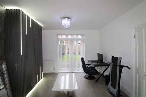3 bedroom semi-detached house for sale, Coast Road, Cochrane Park, Newcastle Upon Tyne, Tyne & Wear, NE7