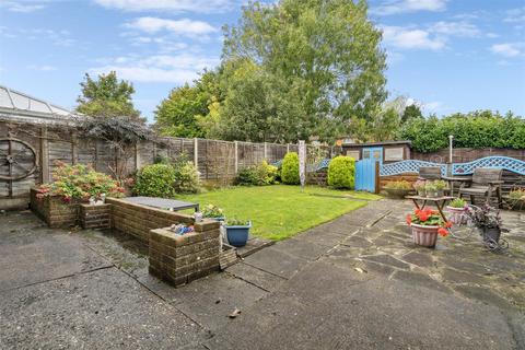 16 Mackenzie Square, Stevenage, SG2 9TT