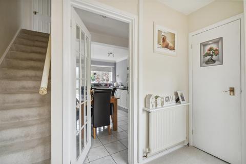 16 Mackenzie Square, Stevenage, SG2 9TT