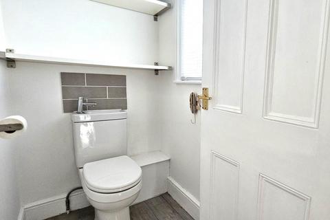 2 bedroom flat to rent, 4 Greenwood House, Granville Road, Broadstairs