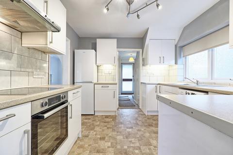 28 Moray Way, Romford, RM1 4YD