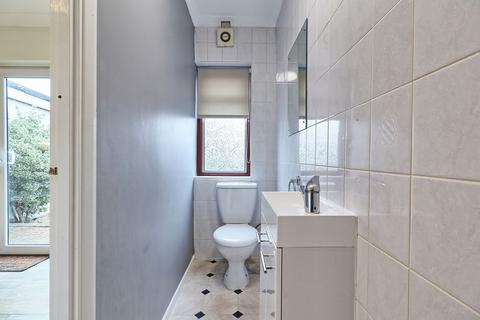 28 Moray Way, Romford, RM1 4YD