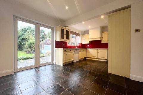 4 bedroom detached house to rent, Silhill Hall Road, Solihull, West Midlands, B91