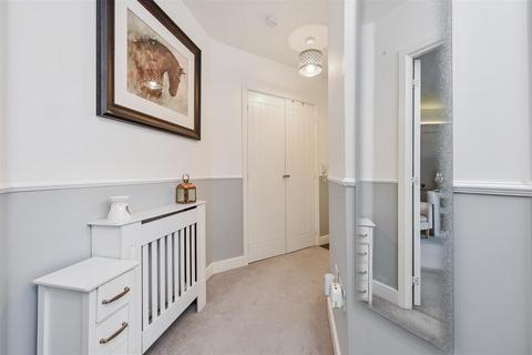 1 bedroom flat for sale, Cashmere Drive, Andover