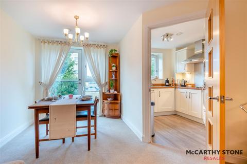 2 bedroom apartment for sale, Bath Gate Place, Hammond Way, Cirencester, GL7 1ZJ