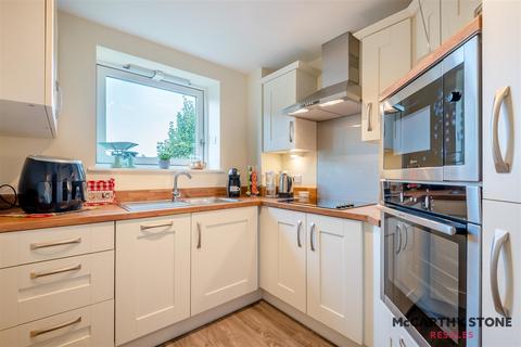 2 bedroom apartment for sale, Bath Gate Place, Hammond Way, Cirencester, GL7 1ZJ