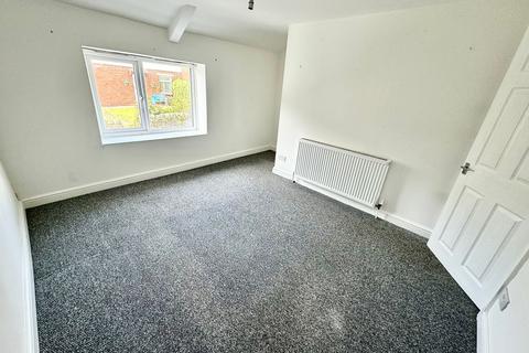 2 bedroom house to rent, Chapel Road, Pontypool,