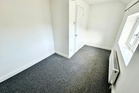 2 bedroom house to rent, Chapel Road, Pontypool,