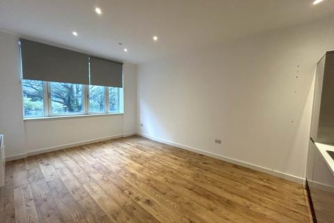 2 bedroom flat to rent, Perrymount Road, Haywards Heath,