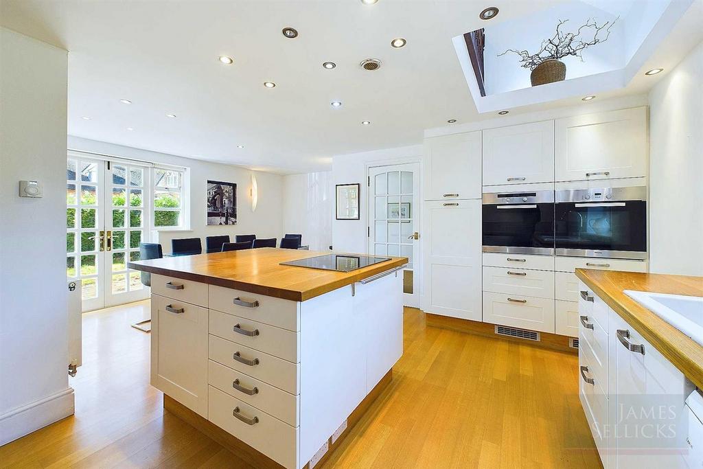 Open plan dining kitchen