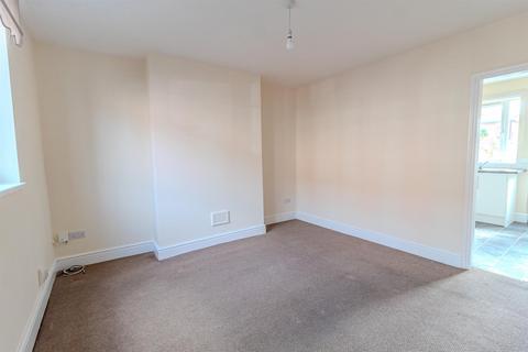 27 Victory Road, Beeston, Nottingham, NG9 1LH