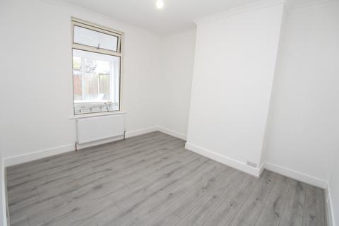 3 bedroom terraced house to rent, Cottingham Road, London, SE20