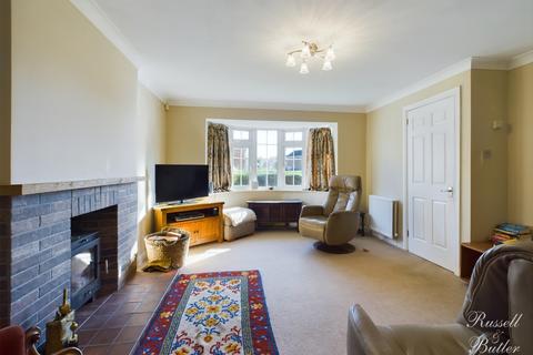 2 Bodenham Close, Buckingham, MK18 7HR