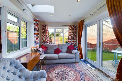 2 Bodenham Close, Buckingham, MK18 7HR