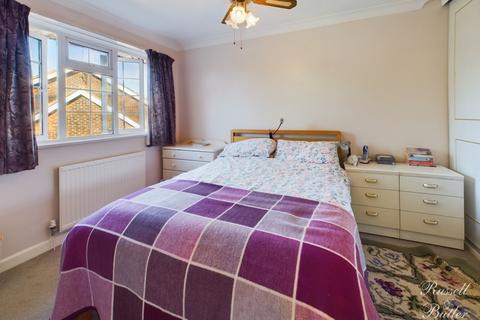 2 Bodenham Close, Buckingham, MK18 7HR