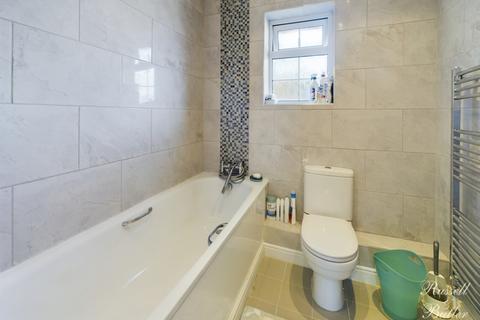 2 Bodenham Close, Buckingham, MK18 7HR