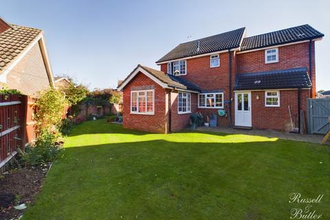 2 Bodenham Close, Buckingham, MK18 7HR