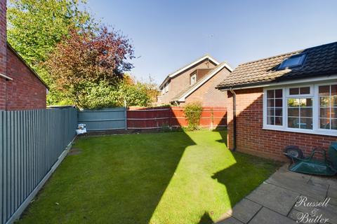 2 Bodenham Close, Buckingham, MK18 7HR