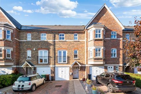 3 bedroom terraced house for sale, Cavendish Walk, Epsom