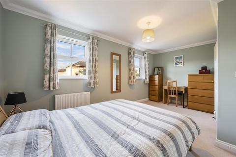51 Cavendish Walk, Epsom, KT19 8AP