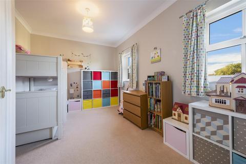 51 Cavendish Walk, Epsom, KT19 8AP